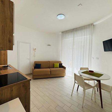 Hotel Iride Suite & Breakfast- Ideale Per Famiglie E Coppie Riccione Buitenkant foto