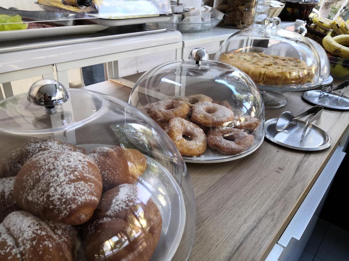Hotel Iride Suite & Breakfast- Ideale Per Famiglie E Coppie Riccione Buitenkant foto