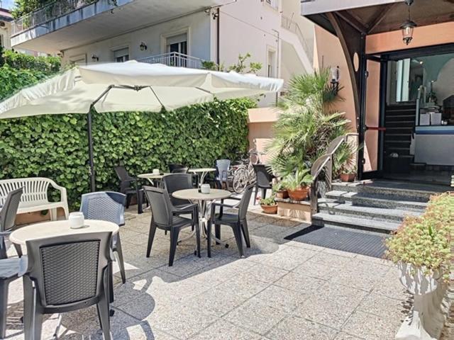 Hotel Iride Suite & Breakfast- Ideale Per Famiglie E Coppie Riccione Buitenkant foto