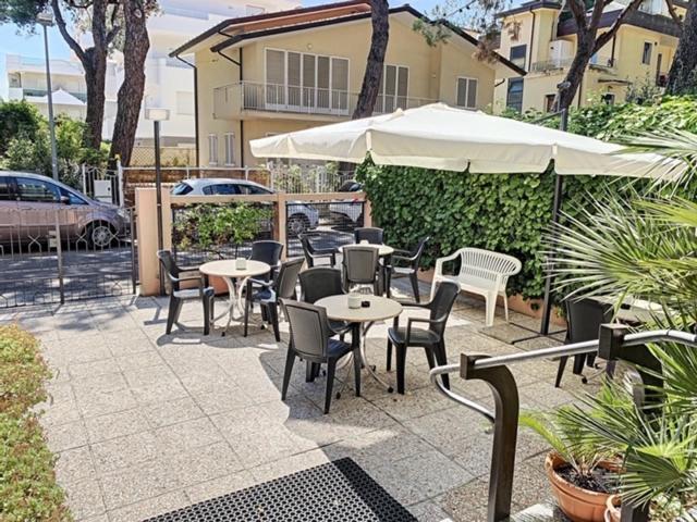 Hotel Iride Suite & Breakfast- Ideale Per Famiglie E Coppie Riccione Buitenkant foto