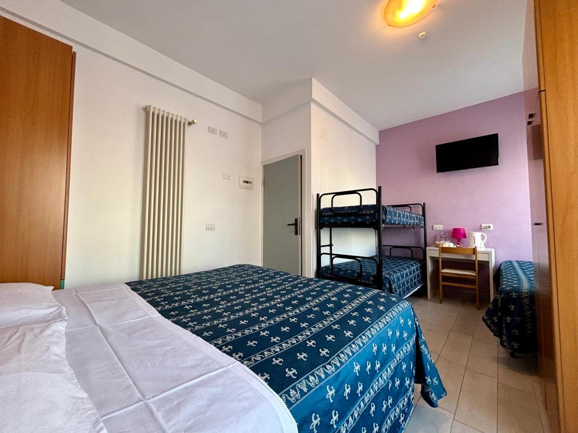 Hotel Iride Suite & Breakfast- Ideale Per Famiglie E Coppie Riccione Buitenkant foto