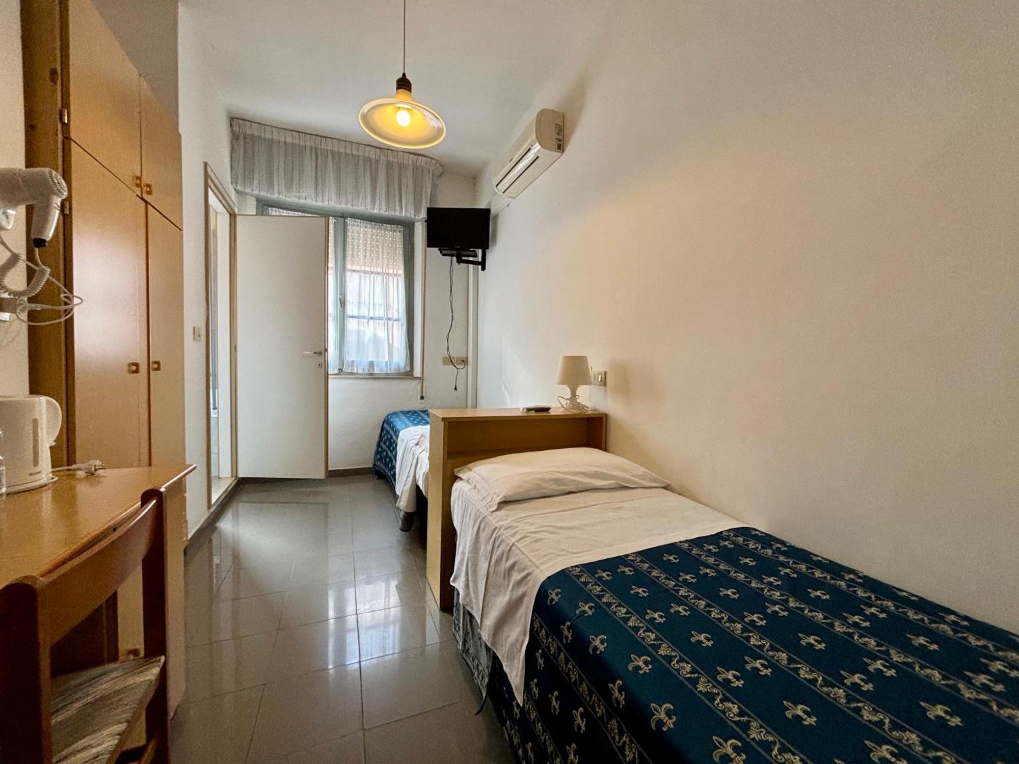 Hotel Iride Suite & Breakfast- Ideale Per Famiglie E Coppie Riccione Buitenkant foto