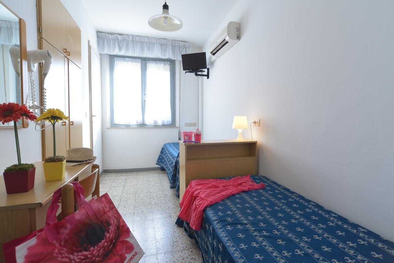 Hotel Iride Suite & Breakfast- Ideale Per Famiglie E Coppie Riccione Buitenkant foto